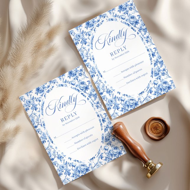 Elegant Dusty Blue Toile Roses Wedding RSVP Set OSA Kort (Elegant Dusty Blue Toile Roses Wedding RSVP Set

)