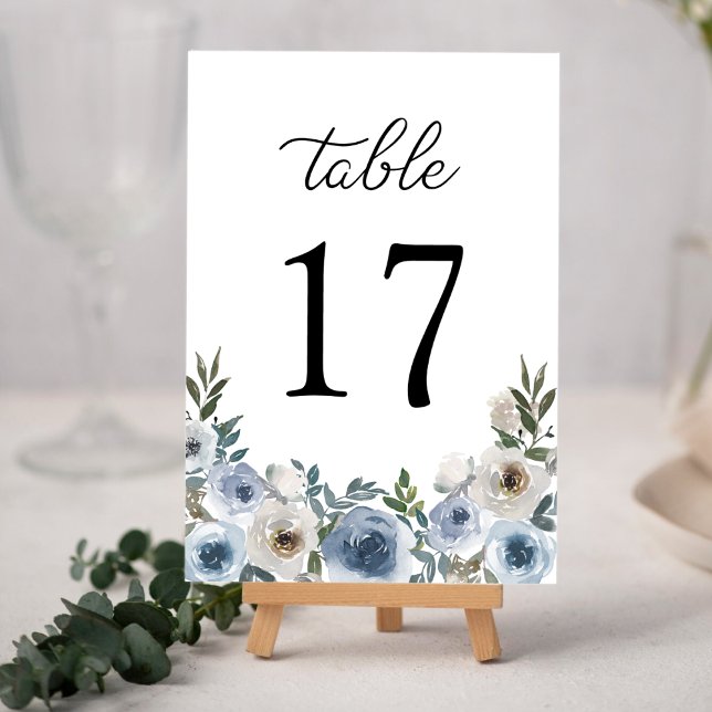 Elegant Dusty Blue Watercolor Blommigt Bröllop Bordsnummer (Elegant Dusty Blue Watercolor Floral Wedding Table Number)