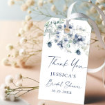 Elegant Dusty Blue Winter Foliage Tack Presentetikett<br><div class="desc">Koppla de här märkrna till din bröllopsfavoriter för att tacka gästerna i sommaren stil. All text är redigerbar för den slutliga anpassningen.</div>