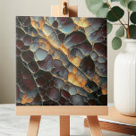 Elegant Earthy Maroon och Amber Abstrakt Stone Kakelplatta<br><div class="desc">Förbättra din hemdekanter med den här krävande dekorativa keramiska plattan, som har en mesmariserande design som efterliknar naturliga stenformationer. Det invecklade mönster visar upp ett nätverk av sammankopplade former, som framhävs av ömtåligt, veinlikt guldfärgat linjer. I riken, den jorda paletten färg ingår djupa marooner, subtila lila och varma orangefärgade toner,...</div>