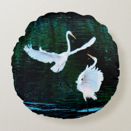 Elegant Egrets in Dance Rund Kudde