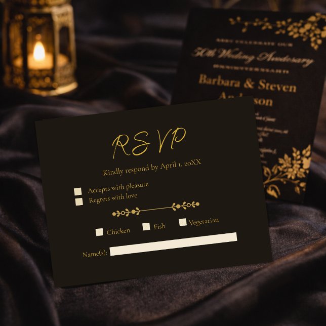 Elegant Elfenben Guld 50-års Bröllopsdag RSVP Vykort (Romantic black and gold RSVP card styled with lantern for an elegant anniversary)