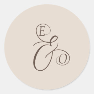 Elegant Elfenbensvitt Monogram Mjukt Brunt Bröllop Runt Klistermärke