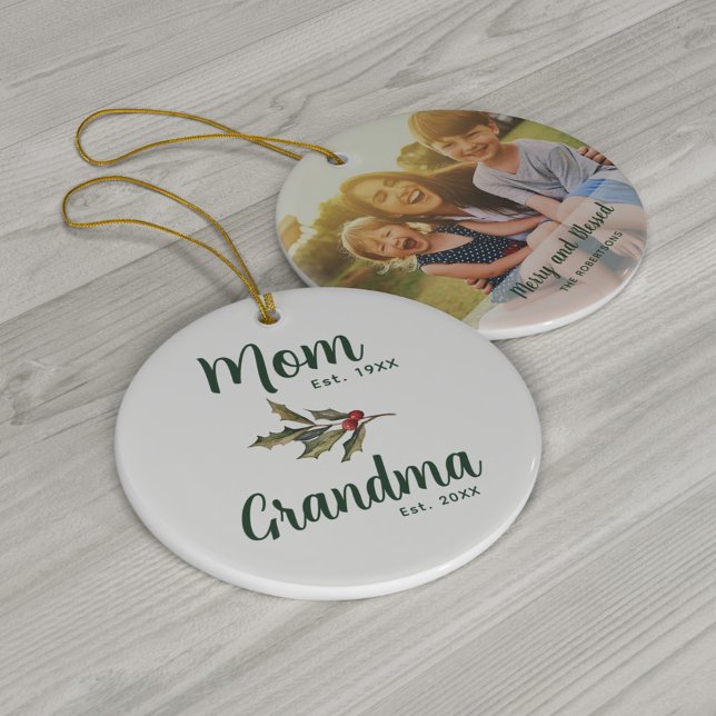 Elegant Family Photo-jultomten Keepsak Julgransprydnad Keramik (Christmas Family Photo Grandma Keepsake Ceramic Ornament)