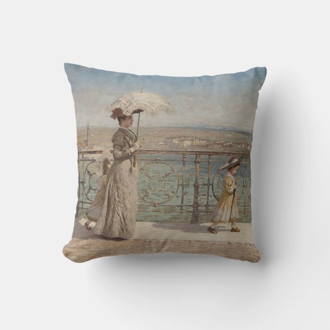 Elegant Family Walking på en bro i Italien Kudde (Framsida)