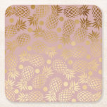 elegant faux guld pineapple mönster polka dots underlägg papper kvadrat<br><div class="desc">Snyggt och trendig faux guld anas och polka dots mönster med lätt dammig rosa bakgrund.</div>
