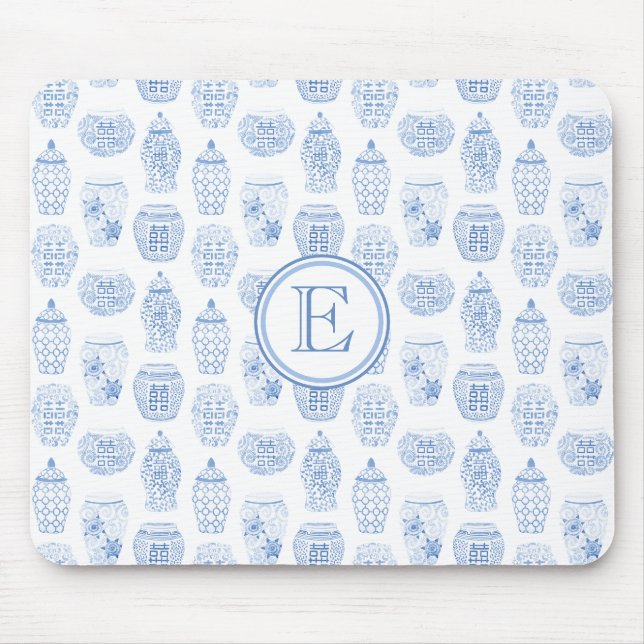 Elegant Female Blue and White Ginger Burk Monogram Musmatta (Framsidan)
