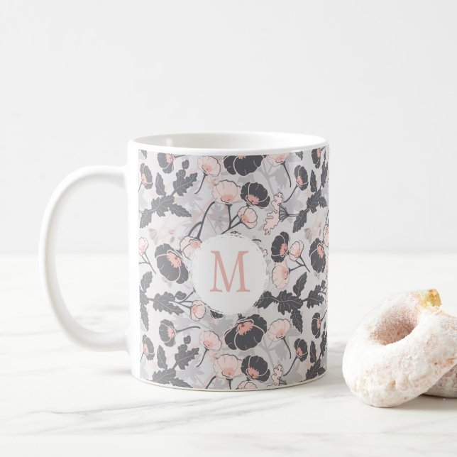 Elegant Feminin Rosa Grått Flowers Monogram Kaffemugg (Med munk)