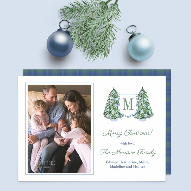 Elegant Fir Träd Blue White Baubles Family Bild Julkort (Elegant Christmas Tree decorated with blue and white baubles. Featuring family photo and monogram)