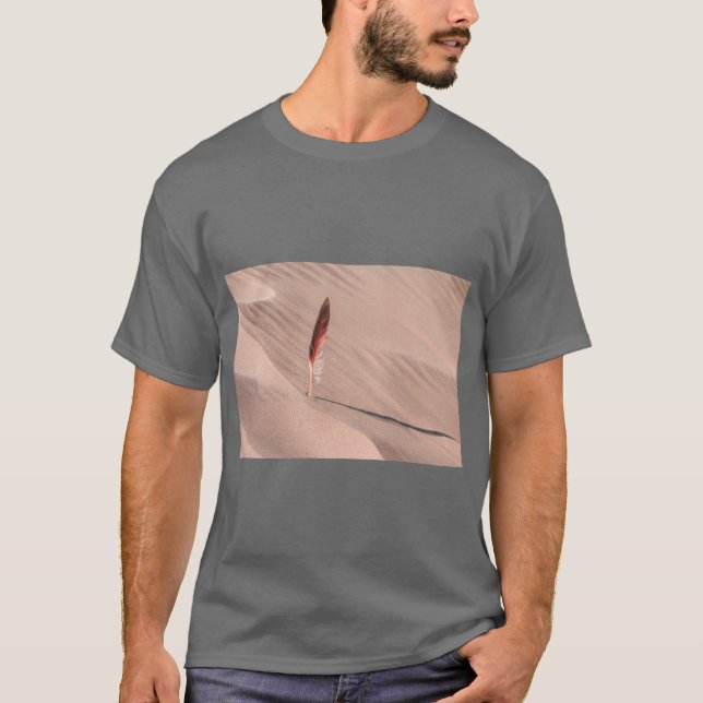Elegant Fjäder T-Shirt – Lätt, Mjuk & Graciös  (Framsida)