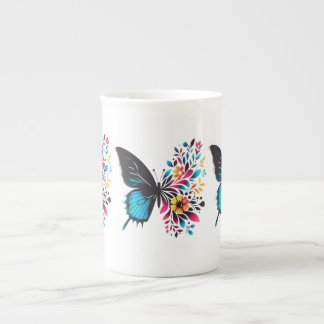 Elegant-fjäril och blommigt mugg benporslin mugg