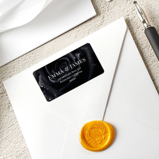 Elegant Floral Midnight Rose Black & White Wedding Adressetikett (Skapare uppladdad)