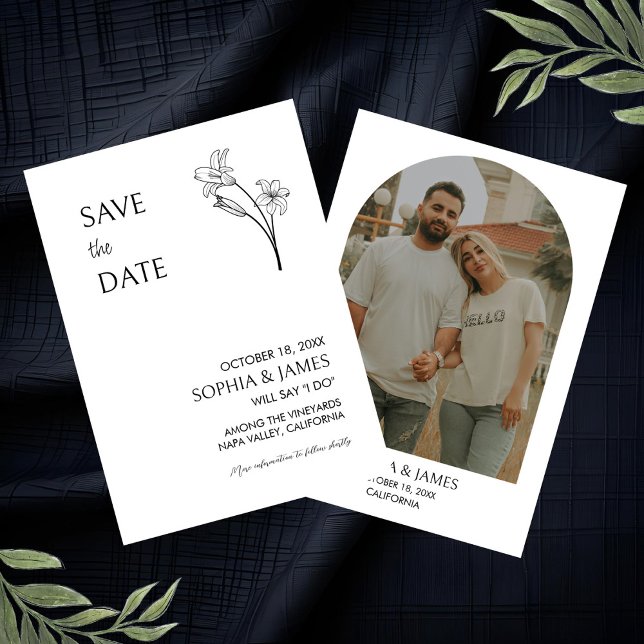 Elegant Floral Minimalistisk Foto Spara Datum Datumet (A minimalist save the date card featuring a couple's photo, names, and wedding date.)