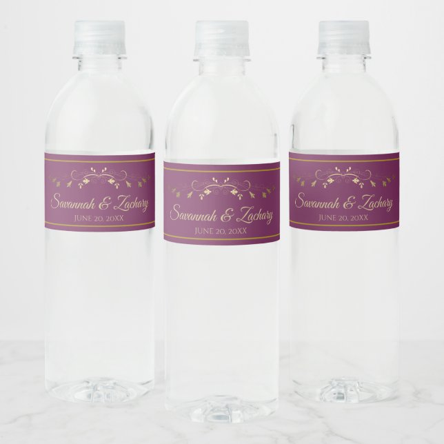 Elegant Flourish Cassis Lila & Guld Bröllop Vattenflaska Etikett (Flaskor)