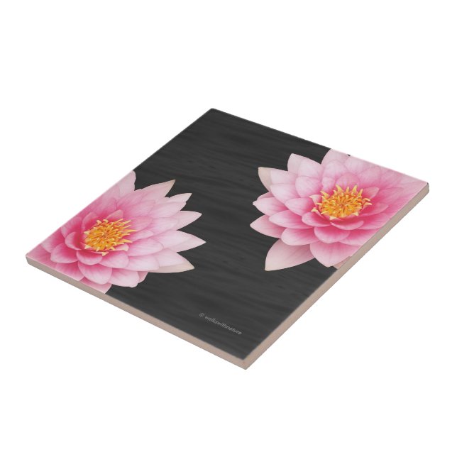 Elegant Flytande Rosa Lotus Flowers Kakelplatta (Sidan)