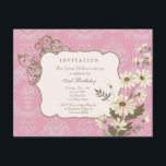 Elegant födelsedagsfest för vintagedaisy 70th-79th inbjudningar<br><div class="desc">Fira 70th, 71st, 73rd, 74th, 75:e, 76th, 77th, 78th, 79th gammala år? Invitera därefter all vänner och familj med denna ursnygg vintage utformade partyinbjudan. Elegant rosa damastast bakgrund som illustreras med älskvärda vintagedaisy och att presentera en chic, virvlar runt vintageetiketten, denna inbjudan är säker att lämna ett fantastiskt bra intryck...</div>
