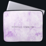 Elegant för lila vattenfärg<br><div class="desc">Elegant laptop sleeve med ditt namn över en handmålad lila vattenfärgsbakgrund.</div>