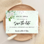 elegant för vit grönt i blommigten födelsedagsfest spara datumet<br><div class="desc">Ett giftigt och trendig Spara datumkortet för en 40:e (eller någon annan ålder) födelsedagsfest. En snyggt vit och grönt vattenfärgad bakgrund som dekoreras med faux silver glitter-gnistor, vita blommigtar och grön. Anpassa och lägg till datum och namn/ålder 40. Svart färgad brev. Texten: Spara datumet skrivs med ett stort trendig-handskript i...</div>