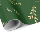 Elegant Forest Grönt Gold Foil Löv Presentpapper<br><div class="desc">Elegant Forest Grönt Gold Foil Löv Wrapping Papper. En snyggt,  en bakgrund för grönten av skogarna skjuter ut löven för stil i guld i en elegant mönster. Designad för att komplettera vår Elegant Guld Lämnar julinsamling,  men perfekt för alla snyggtar.</div>