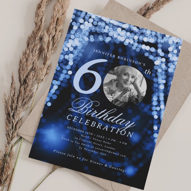 Elegant Foto 60:e födelsedag Blått Glam Ljus Inbjudningar (Elegant Photo 60th Birthday Navy Blue Glam Lights Invitation)