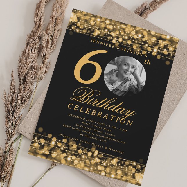 Elegant Foto 60:e Födelsedagsfesten Guld Ljus Inbjudningar (Elegant Photo 60th Birthday Party Gold Lights Invitation)