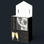 Elegant Foto, Bröllopschampagne Presentaskar<br><div class="desc">Bröllopsgåva Box. Elegant, klassisk och modern fotofavoritbox för din speciella dag med guld champagneglas. Byt exempelbilden mot din egen för att göra denna till en unik och personlig produkt för ditt evenemang. Modern och sofistikerad design (lämpar sig för alla åldrar/ tillfällen). All text, teckensnitt och teckensnittsfärg är helt anpassningsbar för...</div>