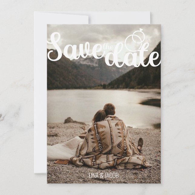 Elegant foto – delad layout med modernt skrivstil spara datumet (Framsida)