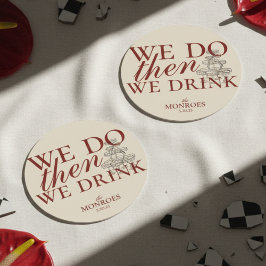 Elegant gammaldags röd papperscocktail vighetspres underlägg papper rund