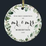 Elegant Geometric Greenery Första jul Julgransprydnad Keramik<br><div class="desc">Denna elegant och anpassade jul-prydnad har en geometrisk guld ram,  försedd med moody eucalyptus löv i vattenfärg. Om du vill göra avancerade ändringar väljer du alternativet "Klicka för att anpassa ytterligare" under Anpassa den här mallen.</div>