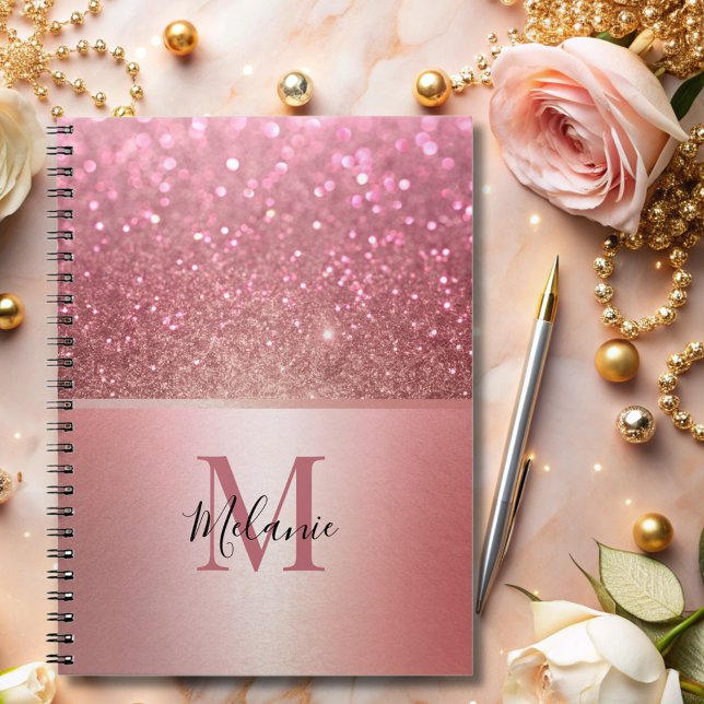 Elegant glitter rosa metall glam monogram anteckningsbok (Skapare uppladdad)