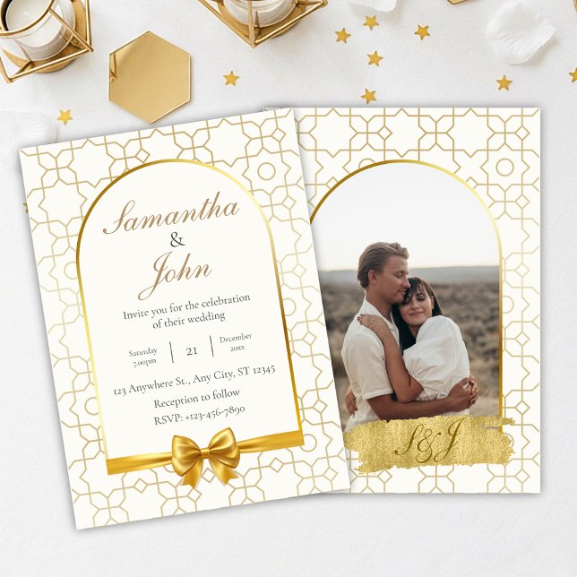 Elegant Gold Geometric Arch Photo Back Wedding Inbjudningar (Gold & Ivory Geometric Art Deco Wedding Invitation)
