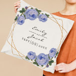 Elegant Gold Glitter Geometric Blue Floral Wedding Kudde<br><div class="desc">Design features an elegant faux gold glitter geometric frame pattern. Overlaid with watercolor blue roses and greenery foliage on two corners. Personalize this template to add your information. Click to customize further to make more changes. Everything is customizable.

Need customization or questions then contact designer Sandy at admin@giftsyoutreasure.com</div>