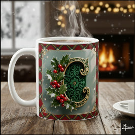 Elegant Gold Holly Christmas Initial Letter C Kaffemugg