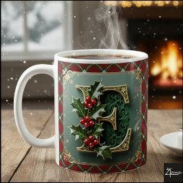 Elegant Gold Holly Christmas Initial Letter E Kaffemugg