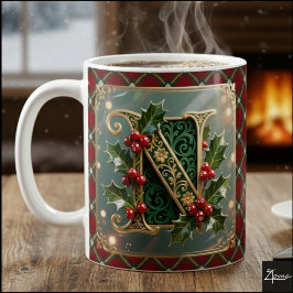 Elegant Gold Holly Christmas Initial Letter N Kaffemugg