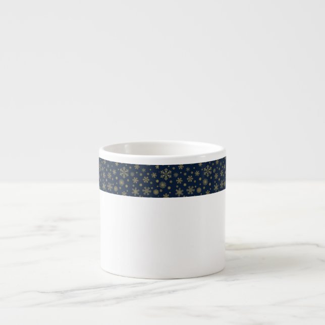 Elegant Gold Snowflake Winter Pattern Espressomugg (Framsidan)