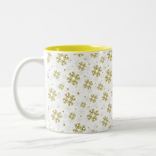 Elegant Gold Snowflake Winter Pattern Två-Tonad Mugg (Vänster)