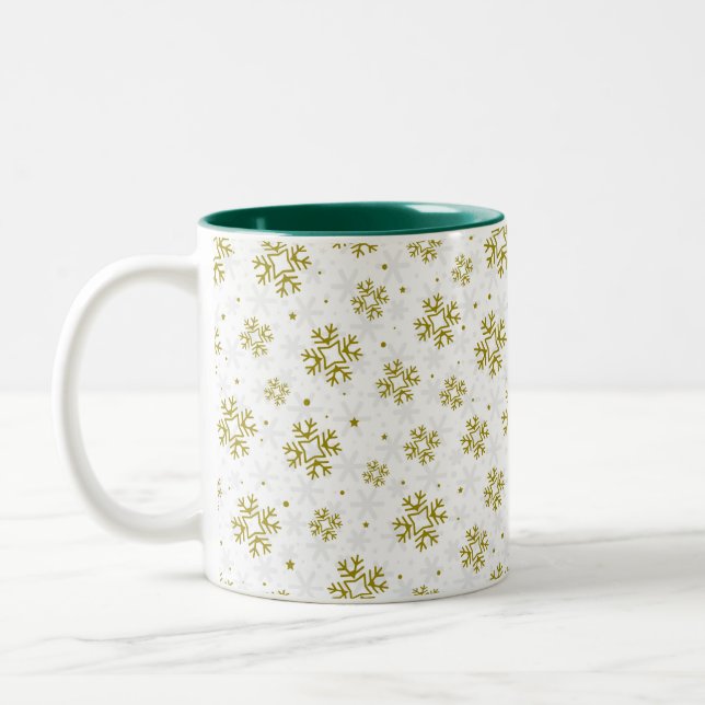 Elegant Gold Snowflake Winter Pattern Två-Tonad Mugg (Vänster)