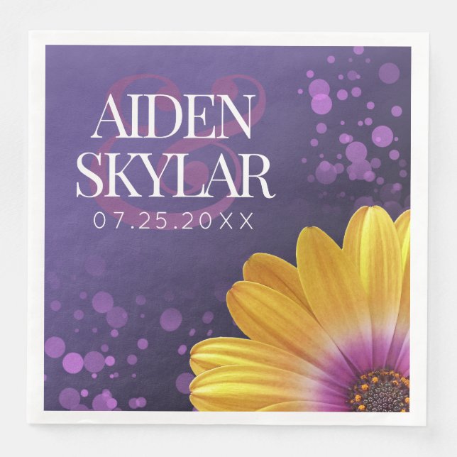 Elegant Golden Daisy med Lila Glitter Bröllop Pappersservett (Framsida)