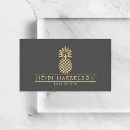 Elegant Golden Pineapple Logotyp på Grått Visitkort
