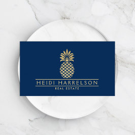 Elegant Golden Pineapple-Logotyp på marinblått Visitkort