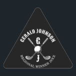 Elegant Golf Monogr.. Triangelformat Klistermärke<br><div class="desc">Eleganten Golf Monogram Design från Edward Eksi med minimal Anpassningsbar. Enkel modifiering av INITIALER och TEXTS efter dina behov.</div>
