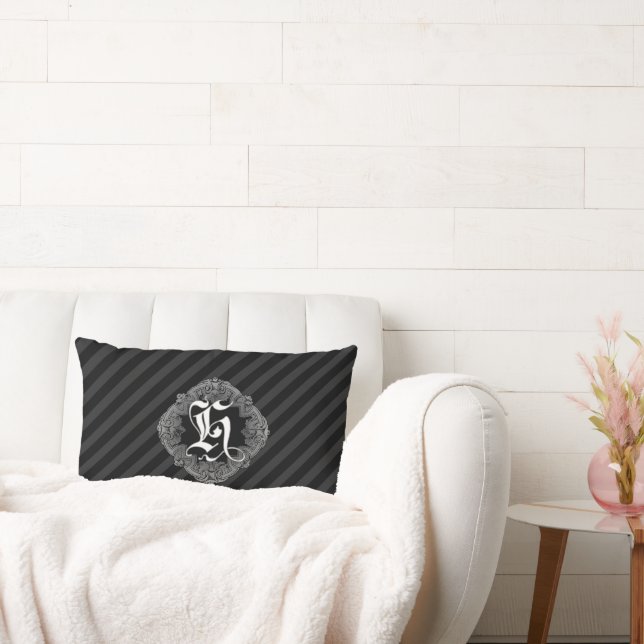 Elegant Goth Initial H Lumbarkudde (Soffa)