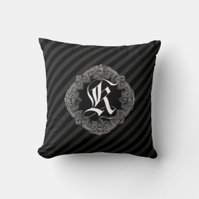 Elegant Goth Initial K Dekorativ kudde (Framsida)