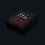 Elegant Gothic Red and Black bröllop Smyckeskrin<br><div class="desc">Vackert,  elegant och grå,  gotisk och svart mönster-bakgrund på en söt keepébox. Lägg till 2 namn och ett bröllop-datum.</div>