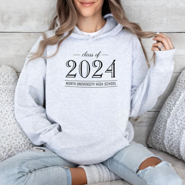 Elegant Grå Klass 2026 Skolnamn T Shirt (Skapare uppladdad)
