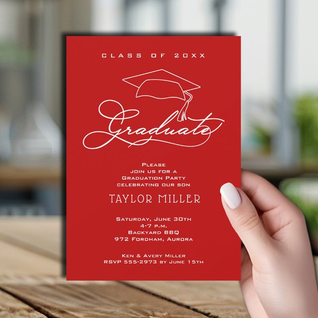 Elegant Grad Cap Scarlet Studenten Inbjudningar (Elegant white script and grad hat scarlet red graduation party invitations)