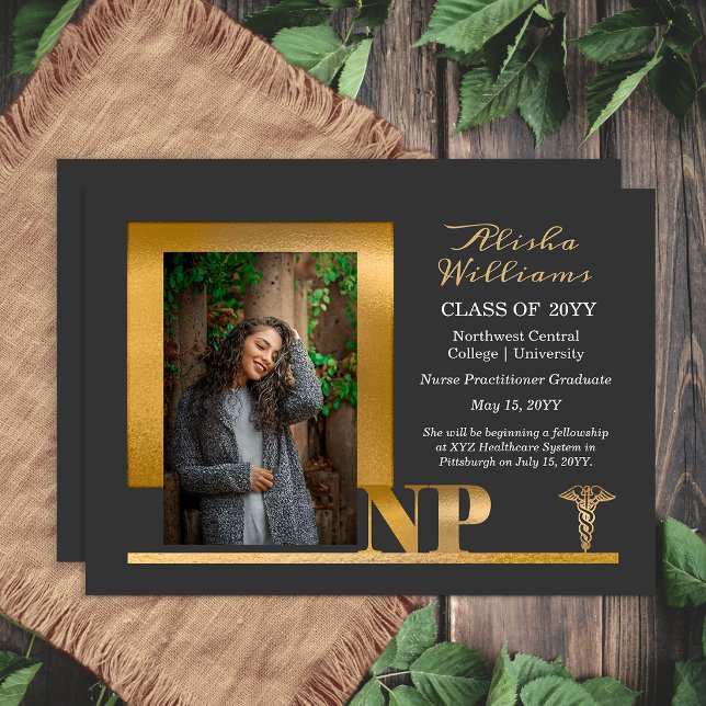 Elegant Grafit Guld NP Sjuksköterska Examen Meddelande (Elegant graphite and gold NP graduation announcement with modern photo layout)