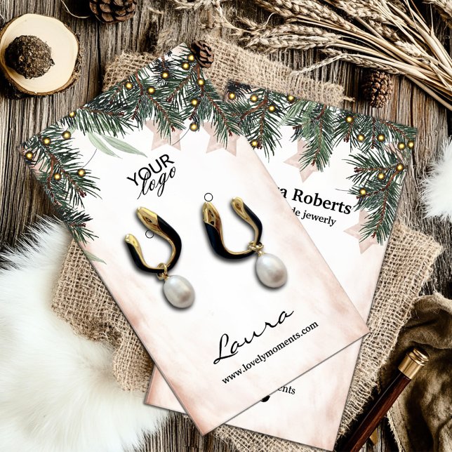 Elegant Gräs Earring Visning Visitkort (Elegant Pine Earring Display Business Card #zazzlemade #pinetree #christmas #holiday #festivalpinetr)