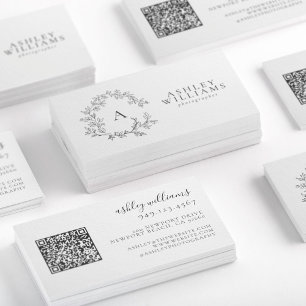 Elegant Grått Monogram Blommigt Vapensköld QR-kod Visitkort